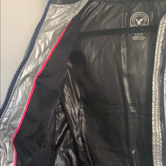 American Eagle silver puffer with soft plush hood - Picture 7 of 11